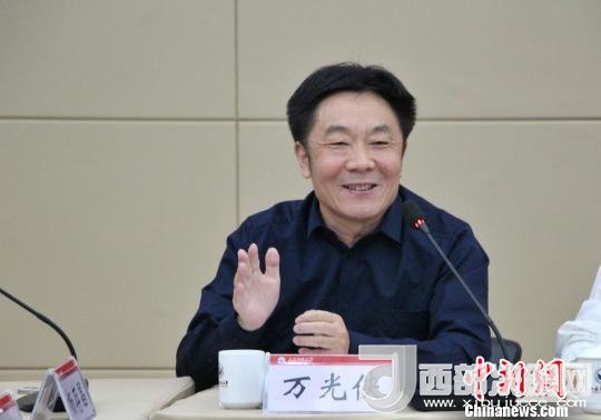 圖為山東師范大學(xué)副校長(zhǎng)萬(wàn)光俠在開幕式上發(fā)言?！≮w曉 攝