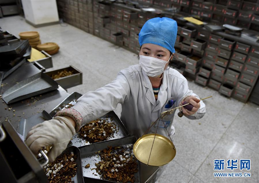 （聚焦疫情防控·圖文互動）（14）分秒必爭！一切為了治病救人——中國抗疫生命至上的生動實踐