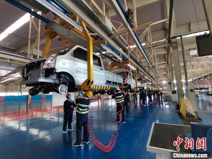 4月初，成功汽車全面復(fù)工復(fù)產(chǎn)。尤其是隨著疫情得到控制，該公司的生產(chǎn)力度也不斷加大?！「唢w 攝